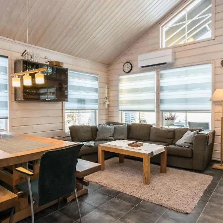 Holiday Aurinko-saaga 8 度假居